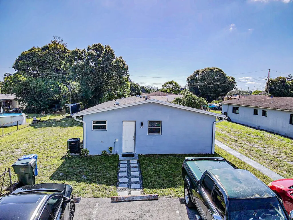 2710 NW 24th Avenue Oakland Park FL 33311