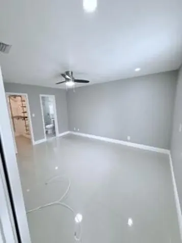 2710 NW 24th Avenue Oakland Park FL 33311