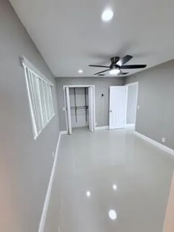 2710 NW 24th Avenue Oakland Park FL 33311