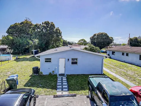 2710 NW 24th Avenue Oakland Park FL 33311