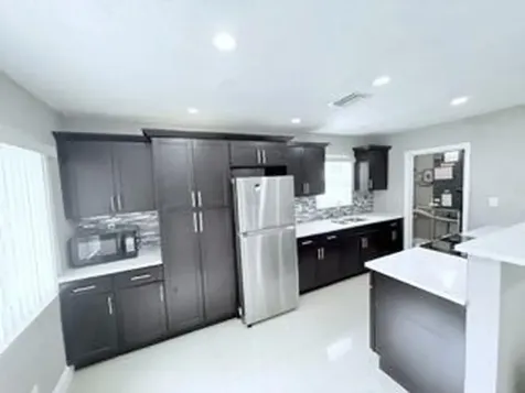 2710 NW 24th Avenue Oakland Park FL 33311