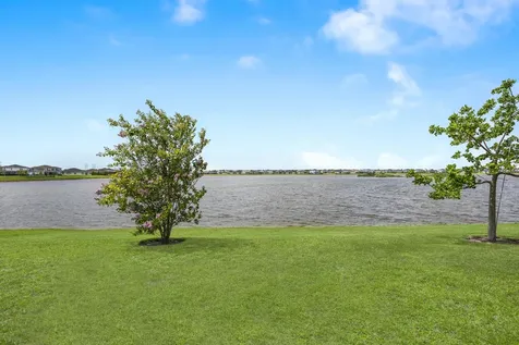 953 Hookline Circle The Acreage FL 33470