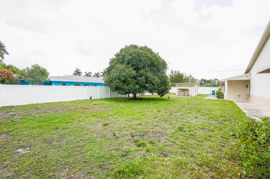 912 SE 4th Street Boynton Beach FL