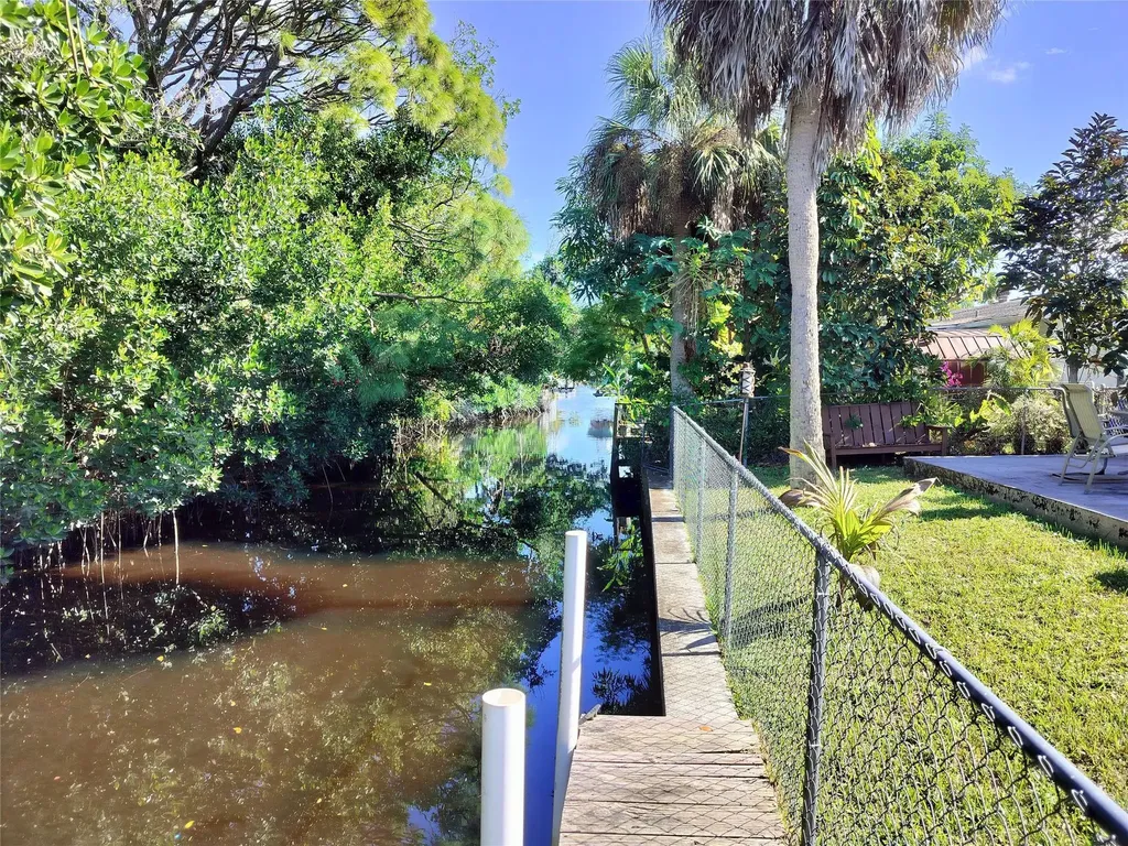 77 Cardinal Drive North Fort Myers FL 33917