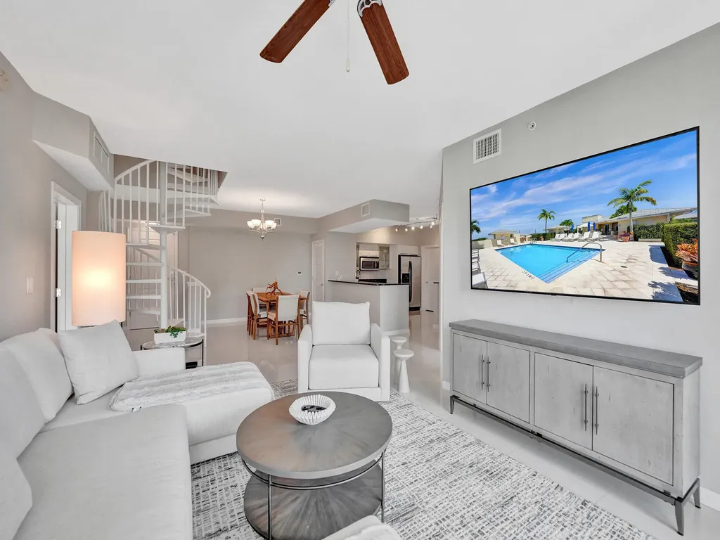 225 NE 1st Street Delray Beach FL 33444