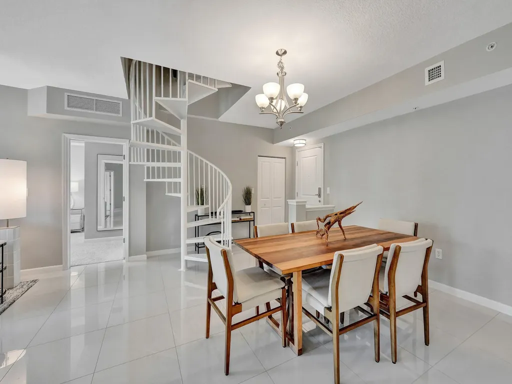 225 NE 1st Street Delray Beach FL 33444