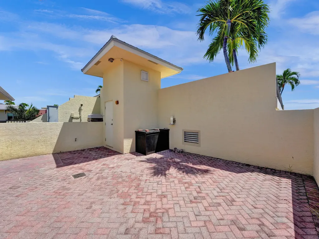 225 NE 1st Street Delray Beach FL 33444