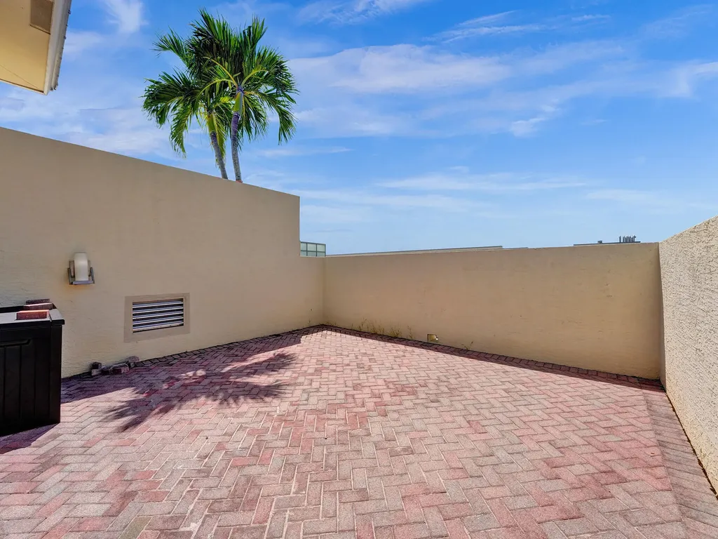 225 NE 1st Street Delray Beach FL 33444