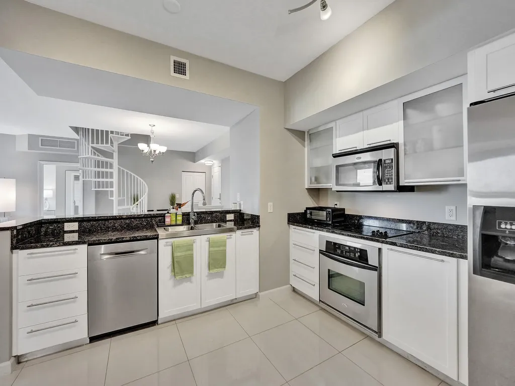 225 NE 1st Street Delray Beach FL 33444