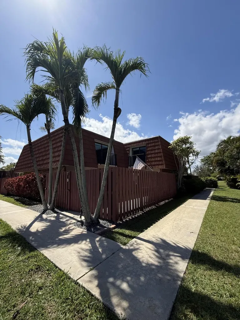1420 Augusta Circle Delray Beach FL 33445