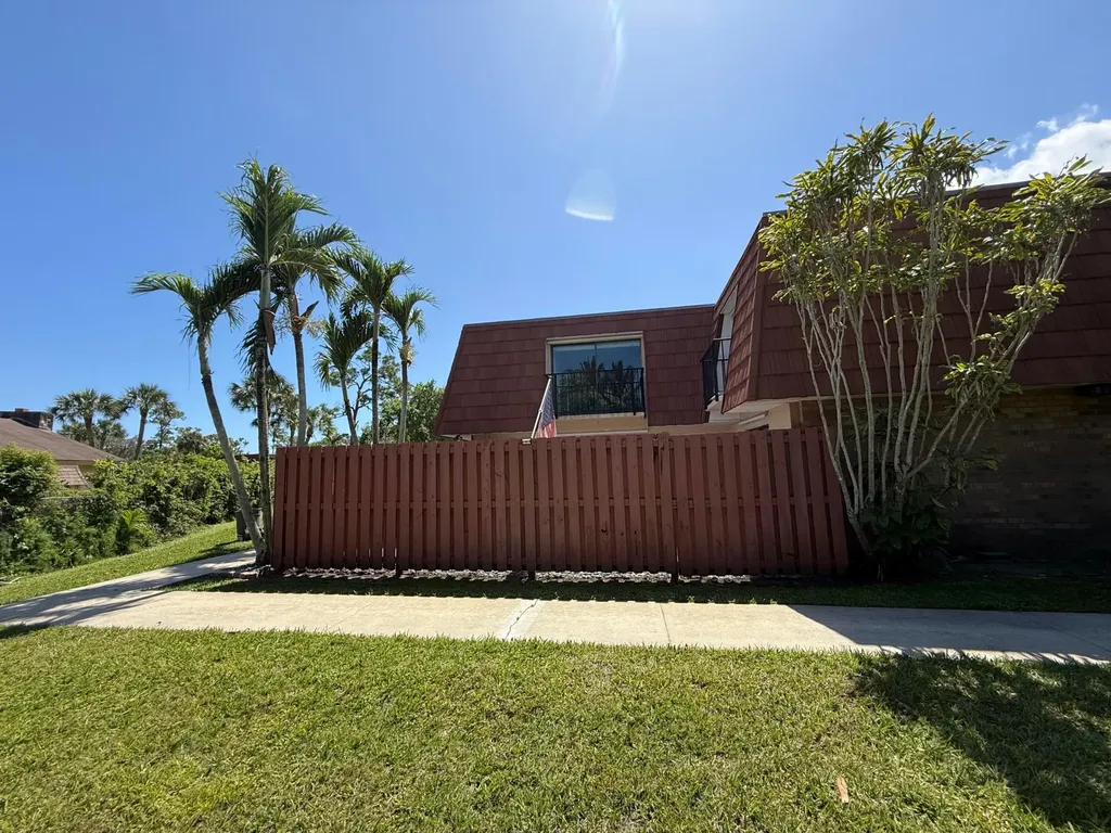 1420 Augusta Circle Delray Beach FL 33445