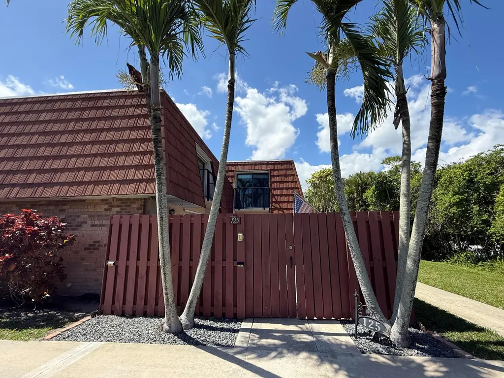 1420 Augusta Circle Delray Beach FL 33445