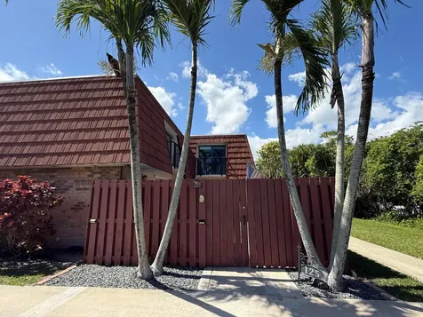 1420 Augusta Circle Delray Beach FL 33445
