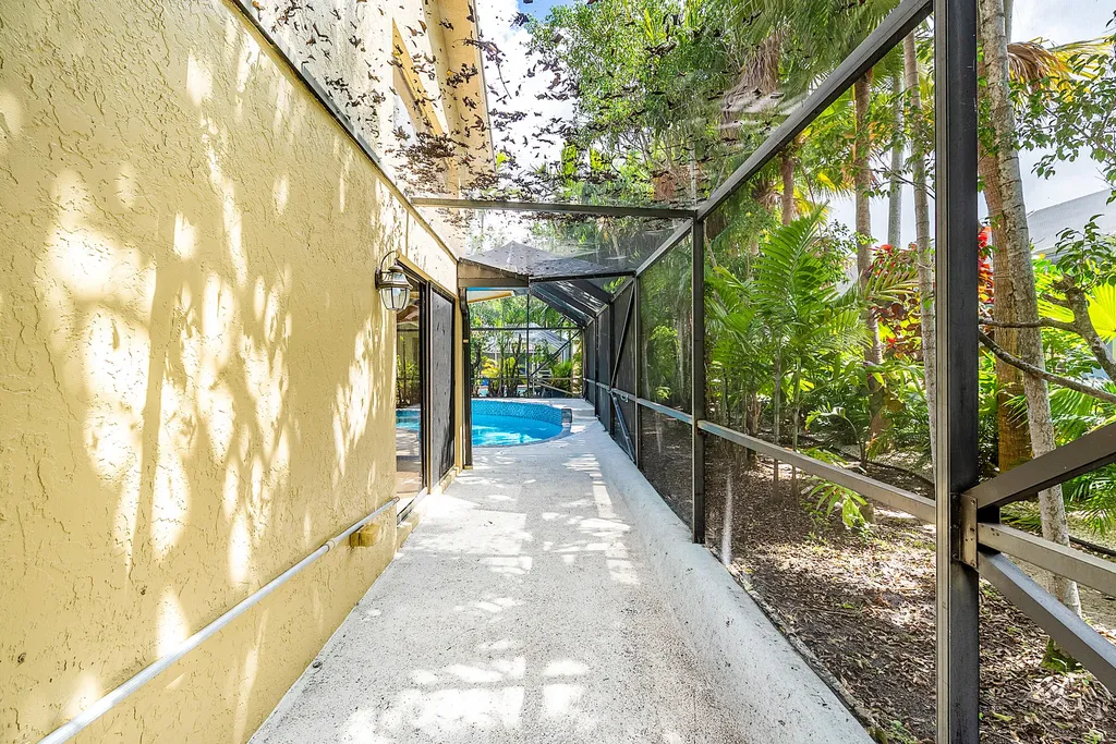 10655 Avenida Santa Ana Boca Raton FL 33498
