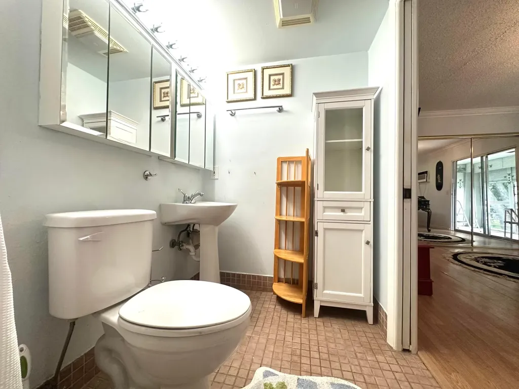 238 Newport O Deerfield Beach FL 33442