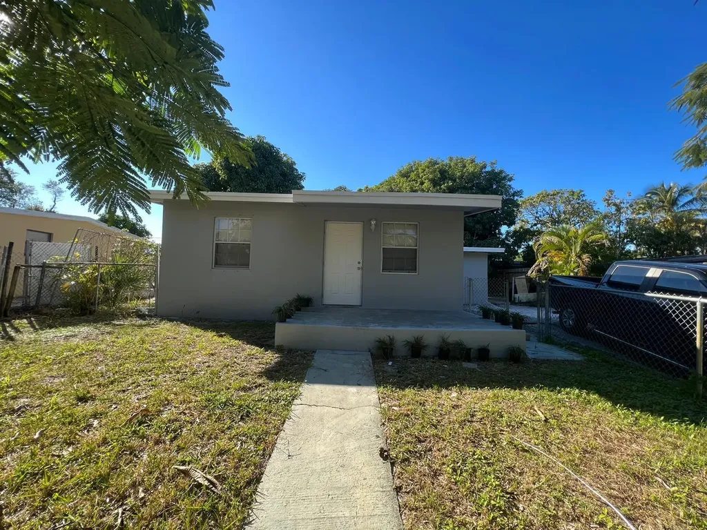 3265 E Palm Drive Boynton Beach FL 33435