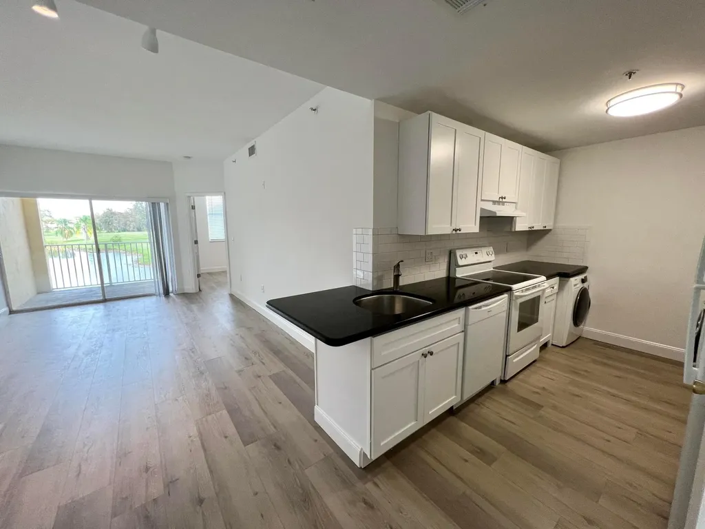 2040 Greenview Shores Boulevard Wellington FL 33414
