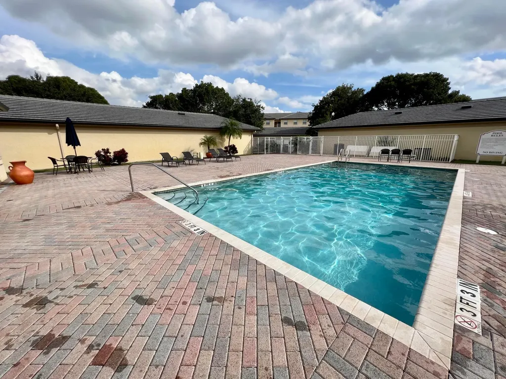 2040 Greenview Shores Boulevard Wellington FL 33414