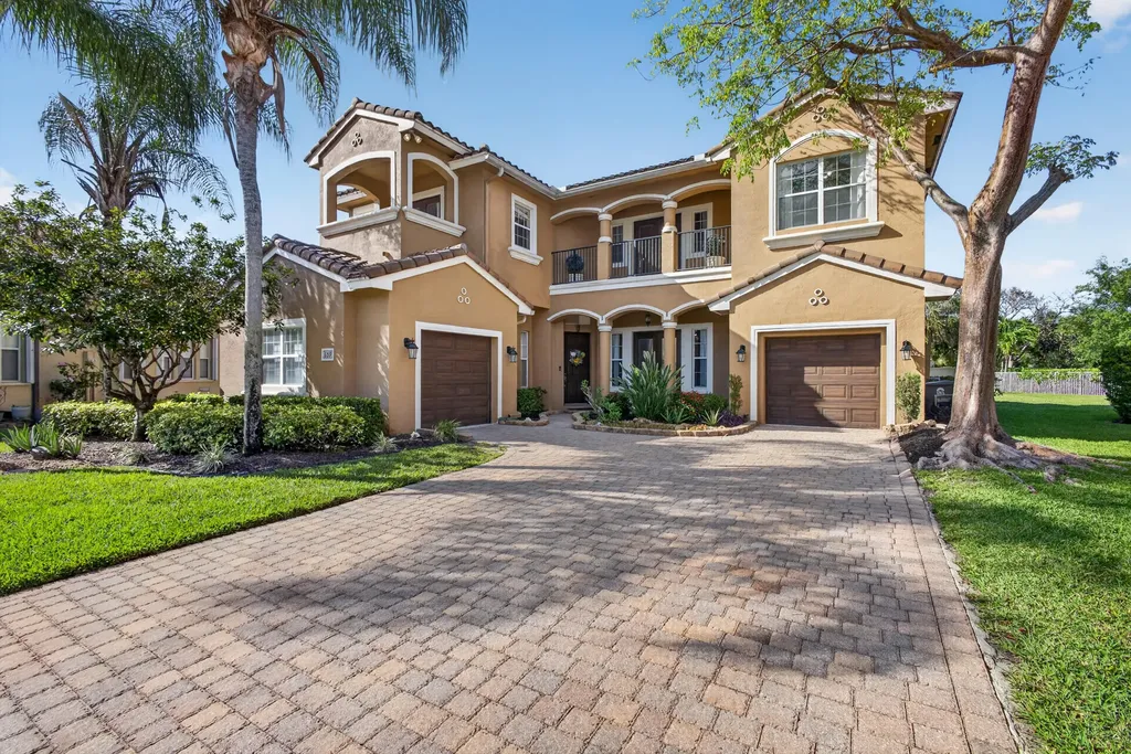 659 Cresta Circle West Palm Beach FL 33413
