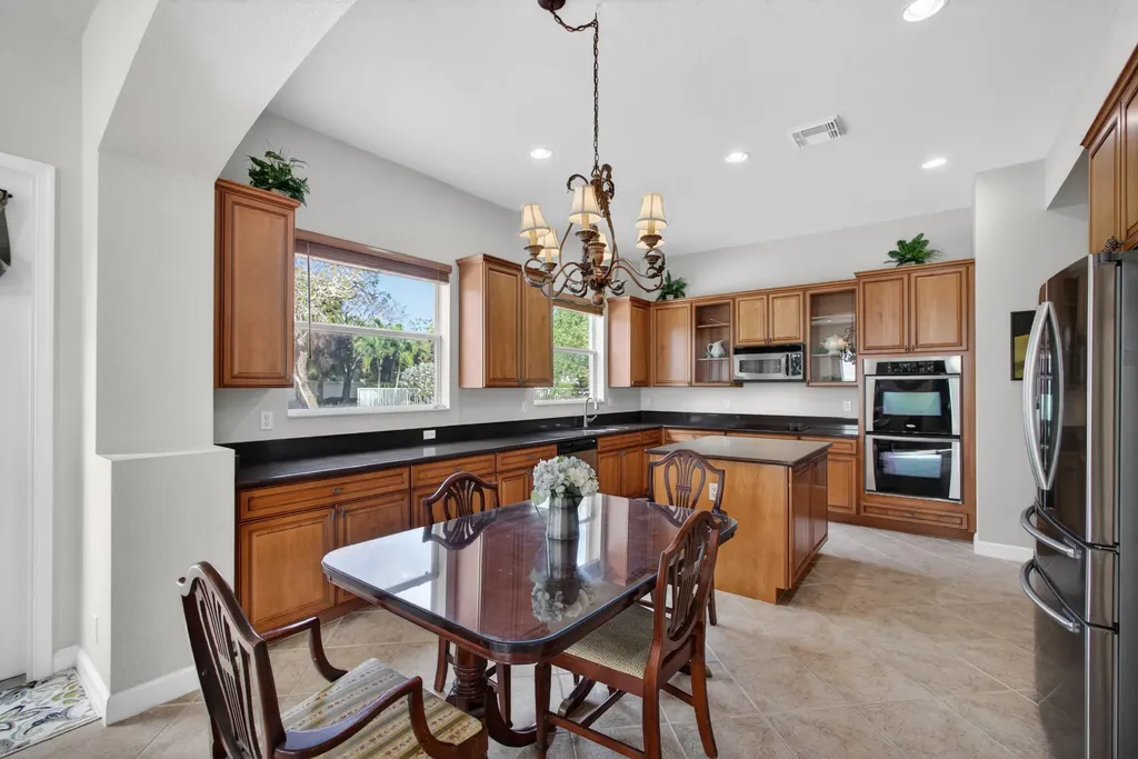 659 Cresta Circle West Palm Beach FL 33413