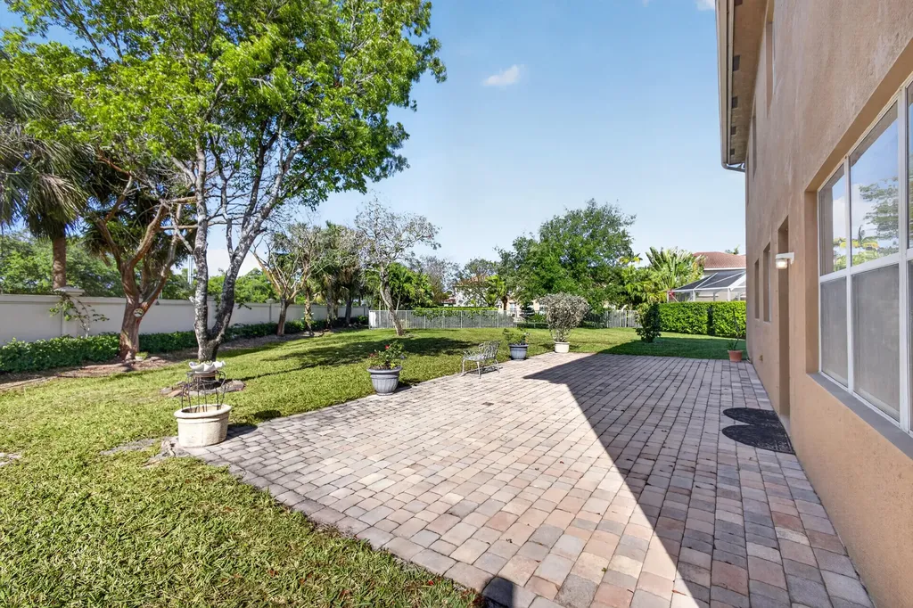 659 Cresta Circle West Palm Beach FL 33413