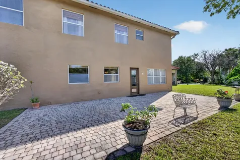 659 Cresta Circle West Palm Beach FL 33413
