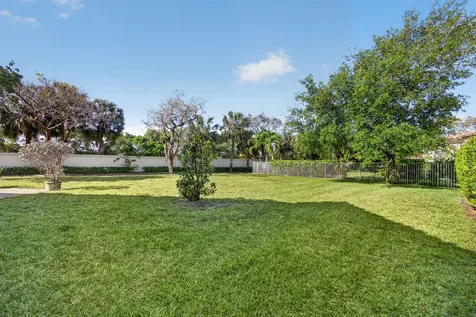 659 Cresta Circle West Palm Beach FL 33413