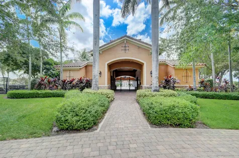 659 Cresta Circle West Palm Beach FL 33413