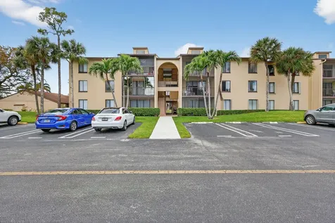 624 Sea Pine Way Greenacres FL 33415