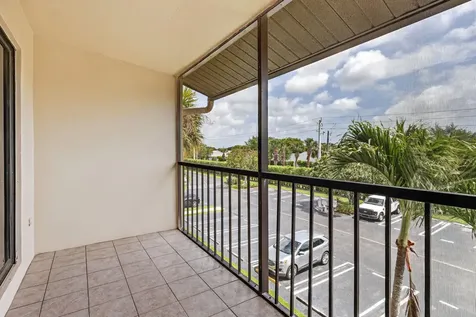 624 Sea Pine Way Greenacres FL 33415