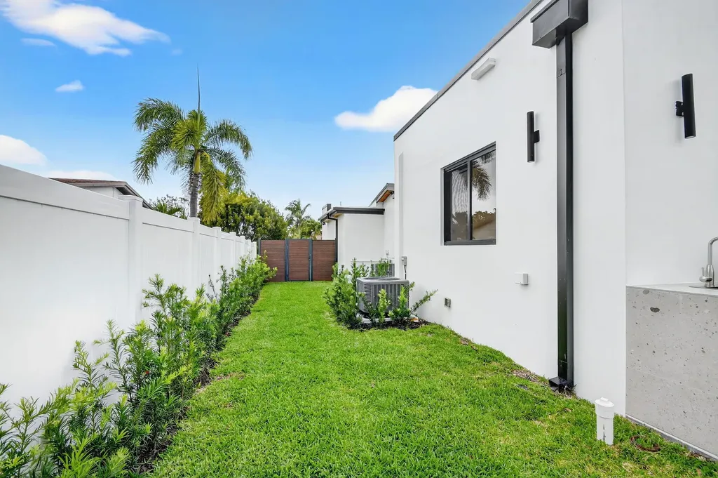 504 Flotilla Road North Palm Beach FL 33408