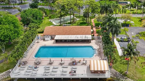624 Sea Pine Way Greenacres FL 33415
