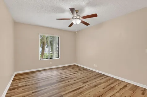 624 Sea Pine Way Greenacres FL 33415