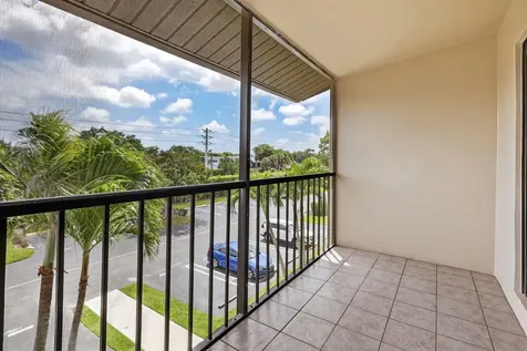 624 Sea Pine Way Greenacres FL 33415