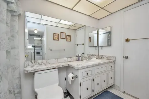 5171 W Oakland Park Boulevard Lauderdale Lakes FL 33313