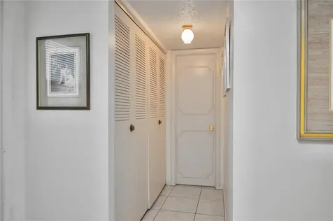 5171 W Oakland Park Boulevard Lauderdale Lakes FL 33313