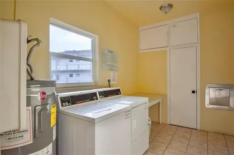 5171 W Oakland Park Boulevard Lauderdale Lakes FL 33313