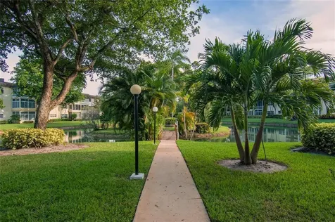 5171 W Oakland Park Boulevard Lauderdale Lakes FL 33313