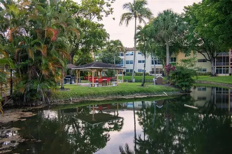 5171 W Oakland Park Boulevard Lauderdale Lakes FL 33313