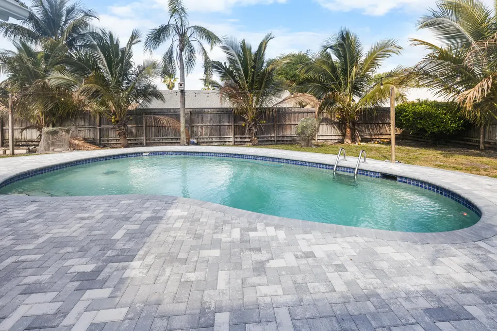 1127 NW 9th Street Boynton Beach FL 33426