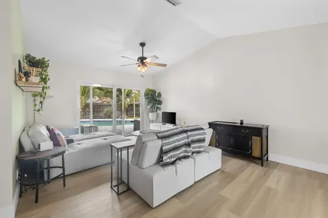 1127 NW 9th Street Boynton Beach FL 33426