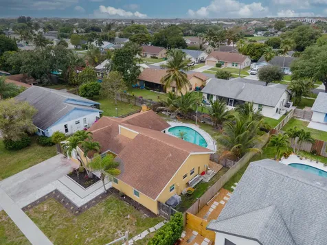 1127 NW 9th Street Boynton Beach FL 33426