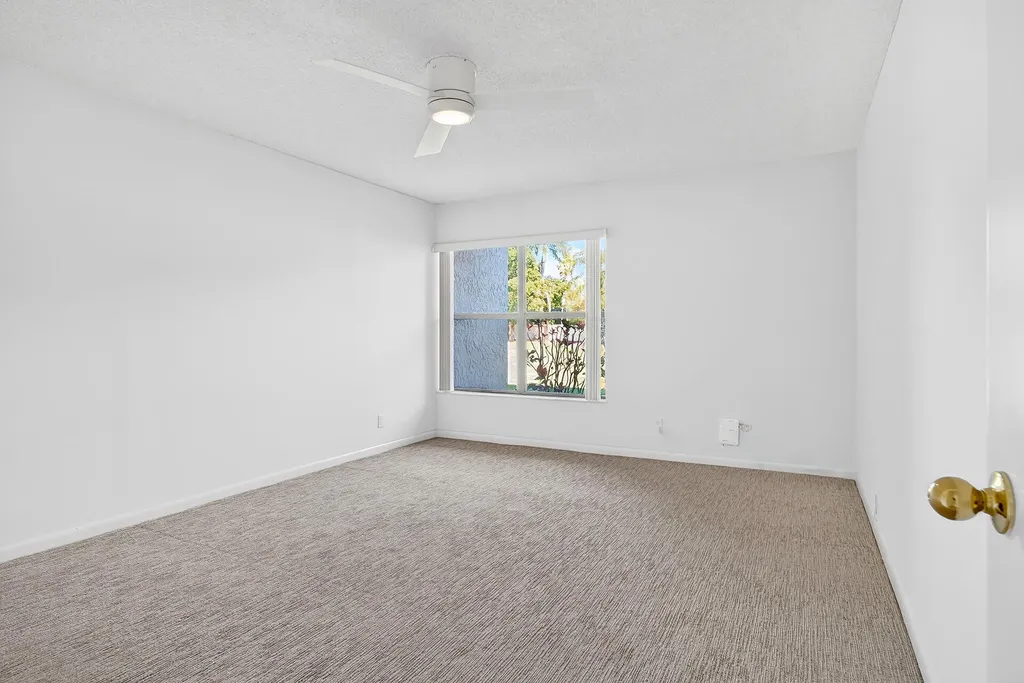 5021 Oak Hill Lane Delray Beach FL 33484