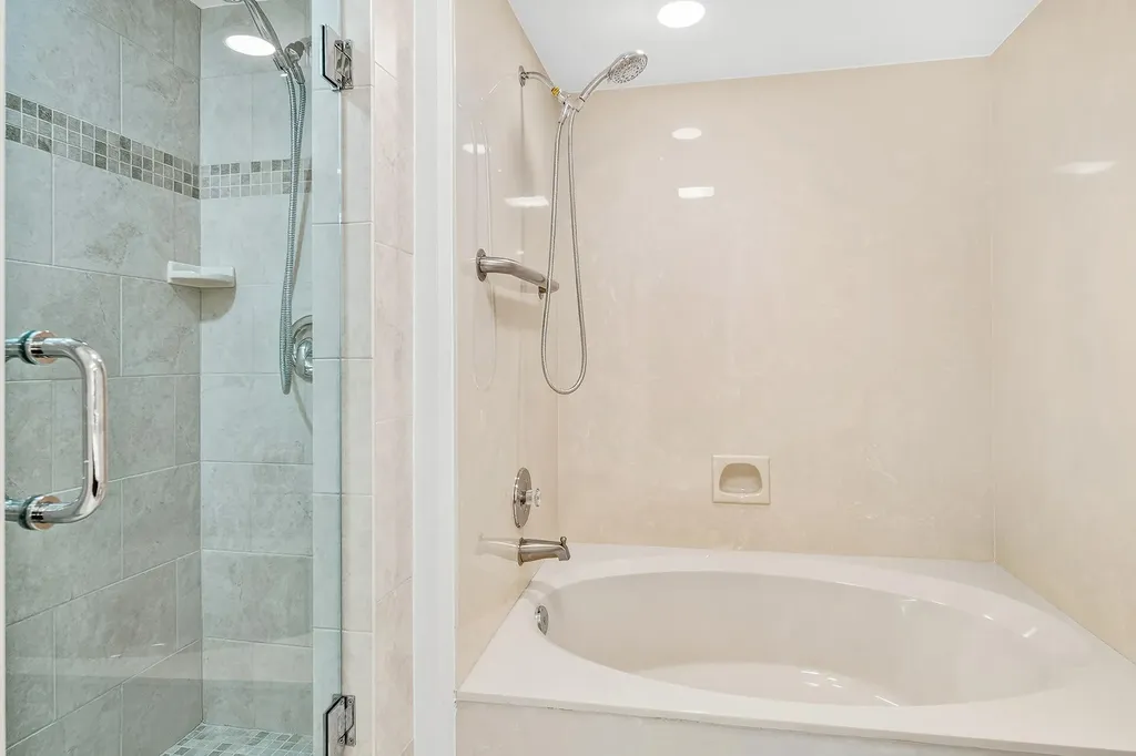 5021 Oak Hill Lane Delray Beach FL 33484