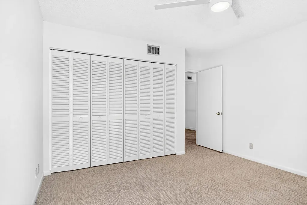 5021 Oak Hill Lane Delray Beach FL 33484