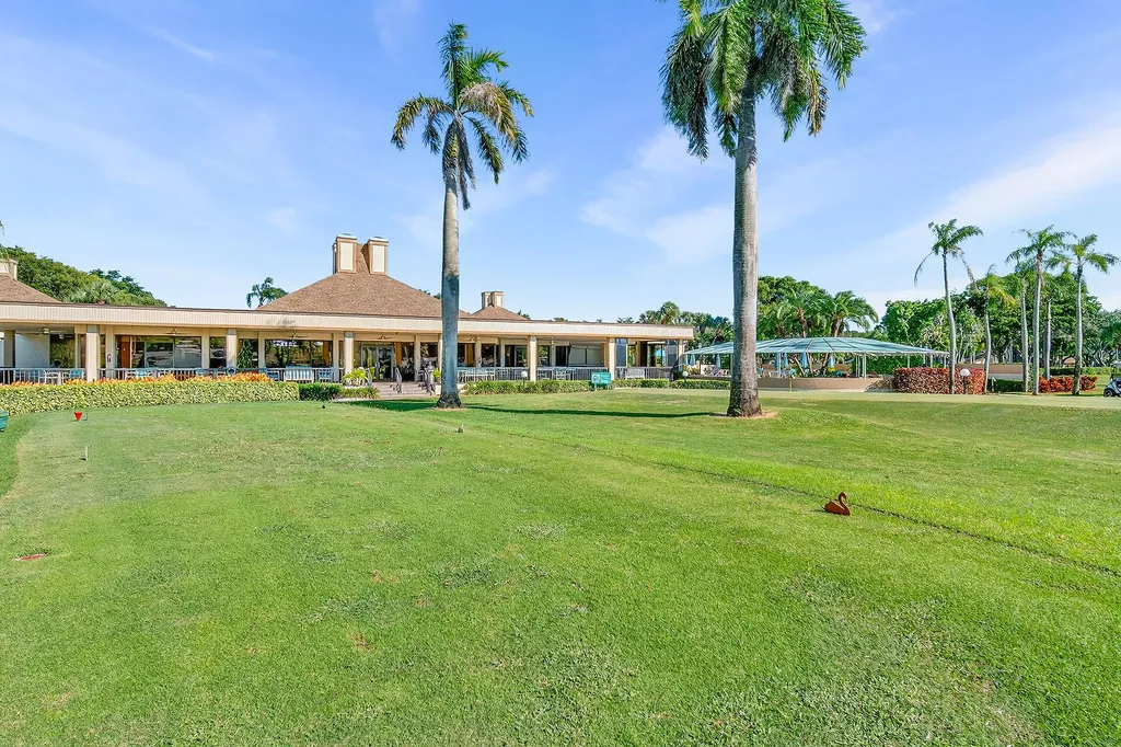 5021 Oak Hill Lane Delray Beach FL 33484