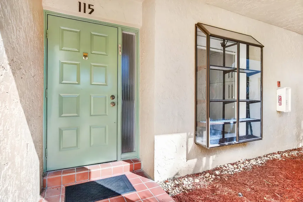 5021 Oak Hill Lane Delray Beach FL 33484