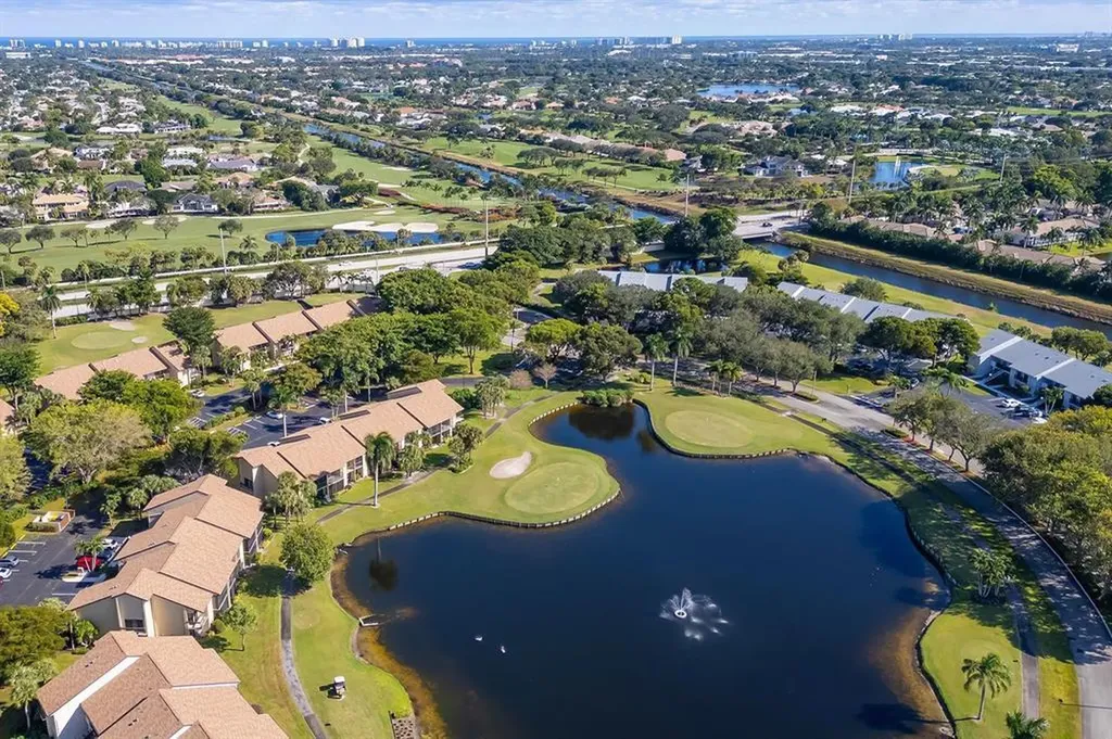 5021 Oak Hill Lane Delray Beach FL 33484