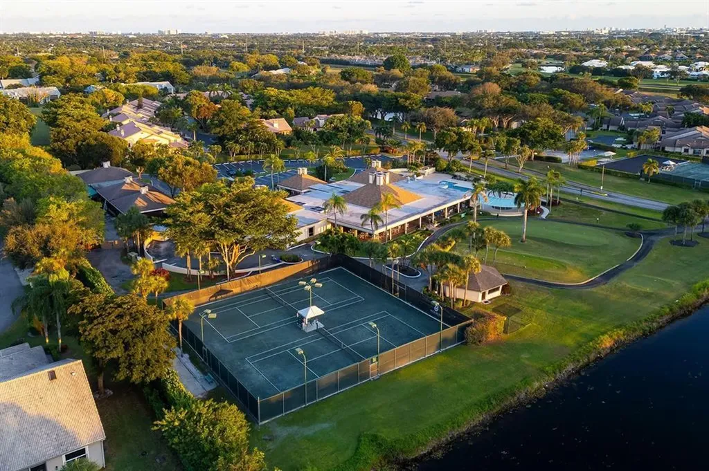 5021 Oak Hill Lane Delray Beach FL 33484