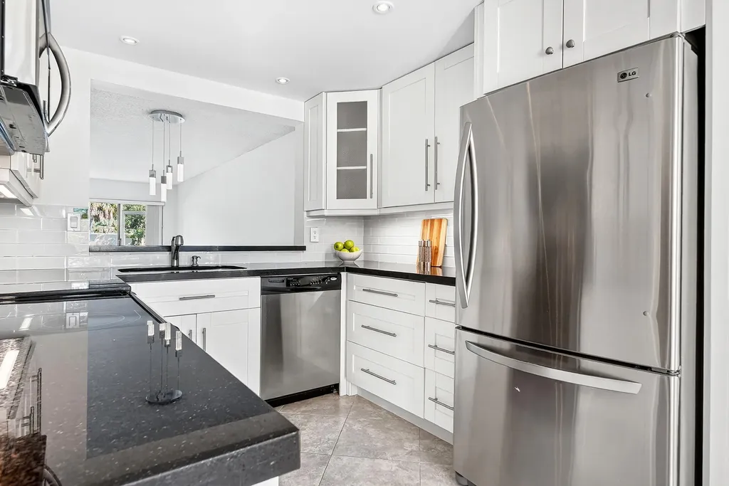 5021 Oak Hill Lane Delray Beach FL 33484